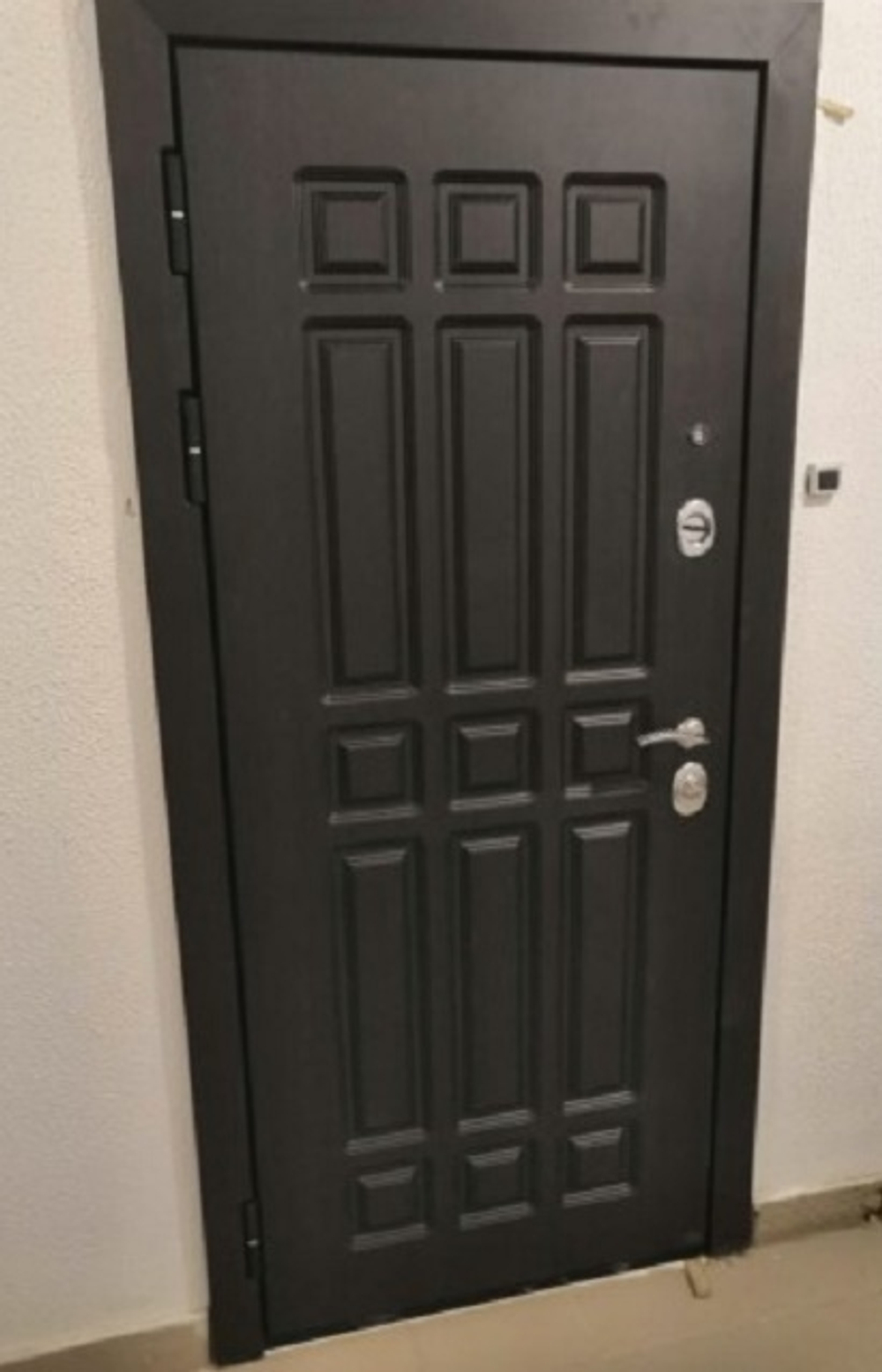 Входная металлическая дверь с зеркалом  ReX (Рекс) 8 Венге / СБ-16 Силк сноу ( белый матовый, без текстуры)