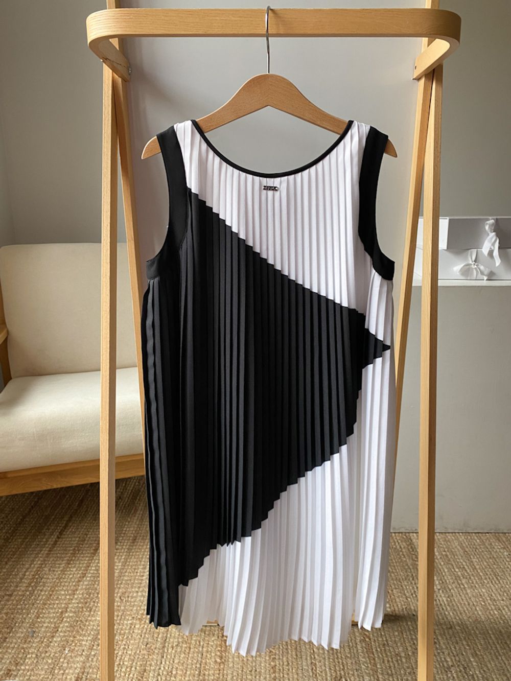 Платье Karl Lagerfeld, 128