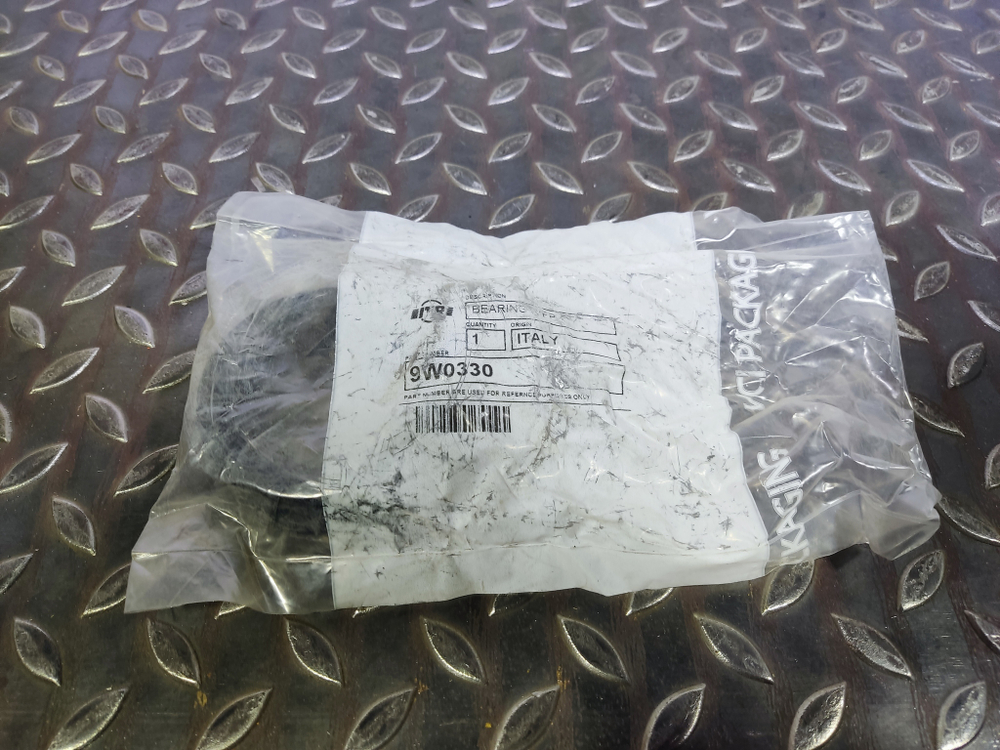 Втулка 9W-0330