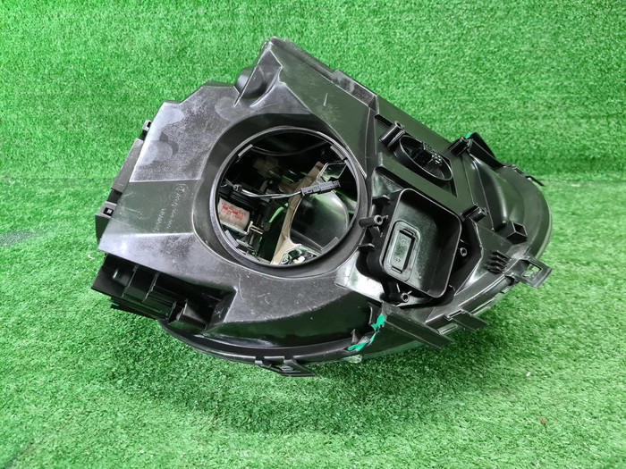 Фара левая Mini Hatch R56 (2010-2013) ксенон