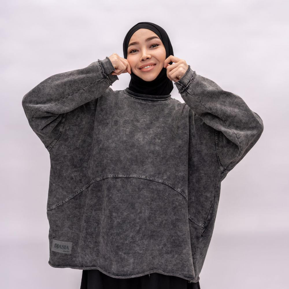 SWEATSHIRT WITH POCKET FROM THREE KNITTING