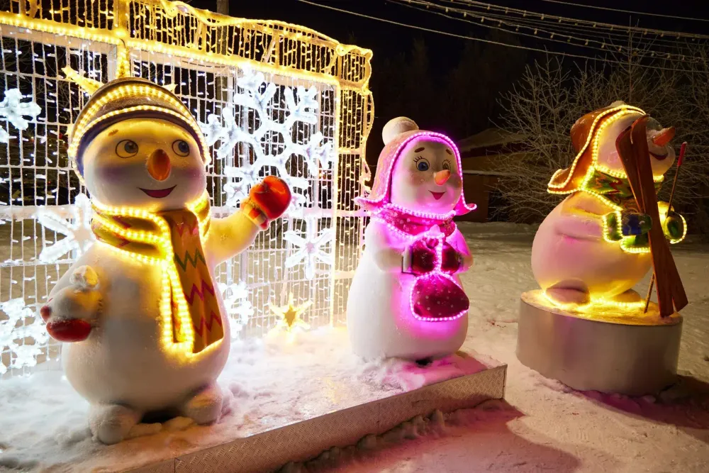 Уличная фигура "снеговичок Снежка"