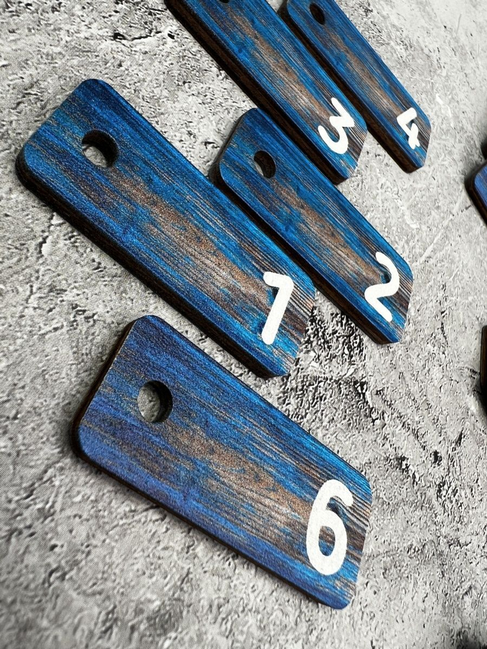 Номерки для ключей 2х5см