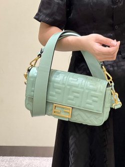 Fendi Baguette 27 cm