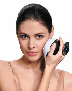 YA-MAN Cavispa RF Core PLUS для уменьшения жировой прослойки и укрепления кожи.