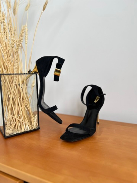 Босоножки женские на металлической шпильке