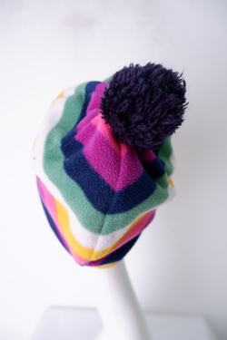 Шапка Gap в разноцветную полоску на 5-8 лет