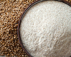 Мука пшеничная цельнозерновая из Шугуровского зерна, пакет 1 кг