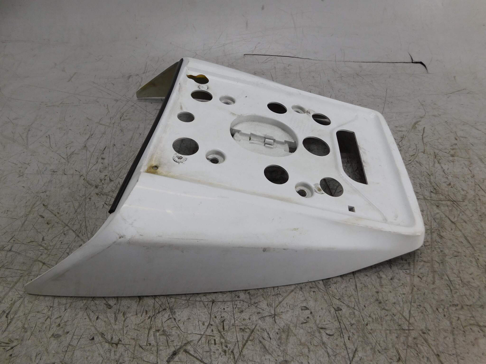 Пластик пассажирского сиденья Honda CB1300 SC54 SC62 77225-MFV-0000