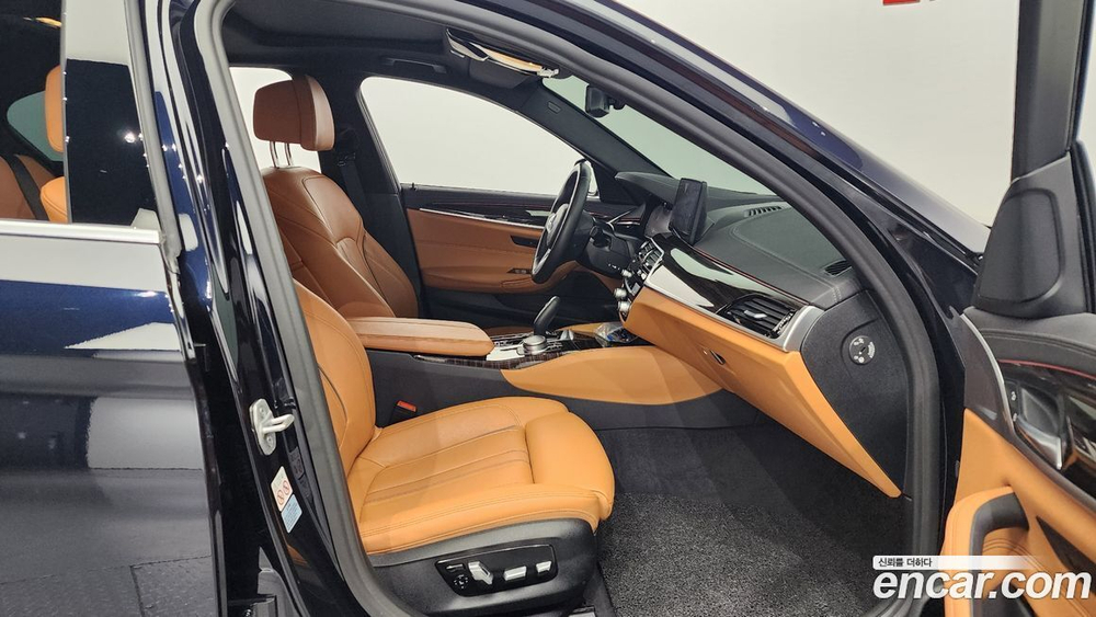 BMW 5 Series (G30) 520i M Sports (10.2020)