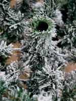 Заснеженная елка с шишками «ile Grande» (Литая+пвх) 270 см / 2,7 м