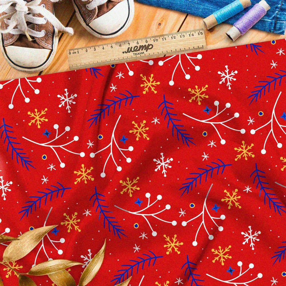 Ткань шелк Армани хвойные ветки и снежинки на красном фоне