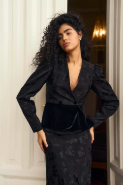 Жаккардовый жакет с бархатной баской