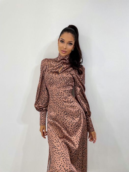 Платье  в черный горох (бежевое)