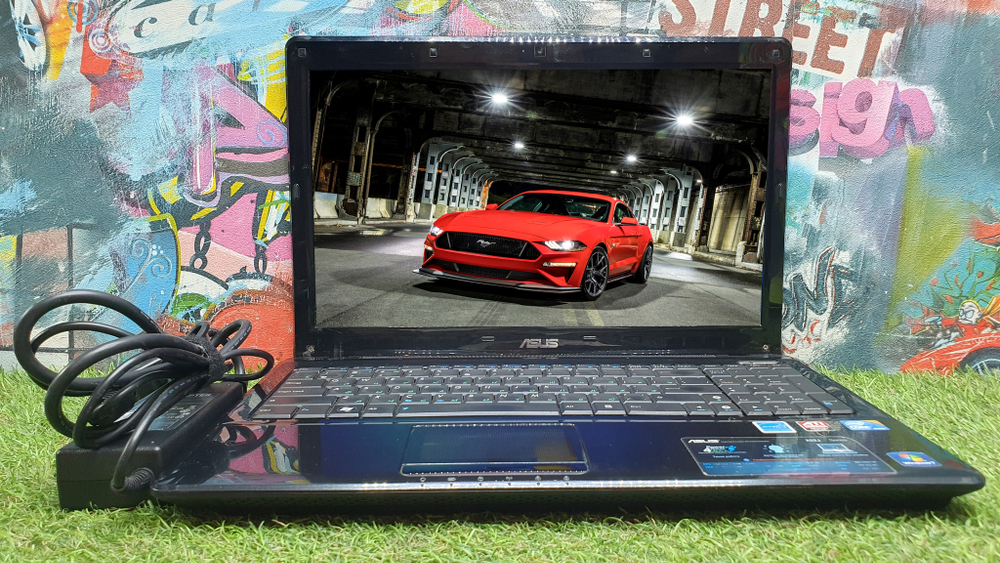 Ноутбук ASUS i3/4Gb