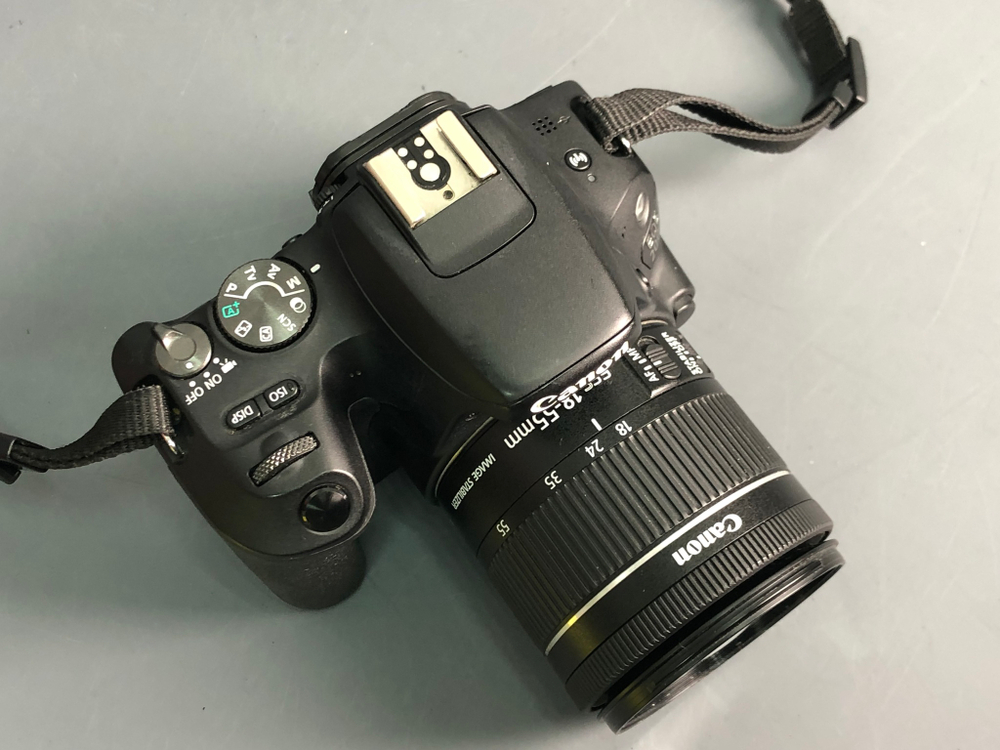 Canon 200D Kit 18-55mm IS STM 60.000 кадров