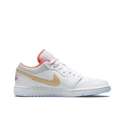 Женские кроссовки Air Jordan 1 Low SE 'White Sesame' DC9509-100