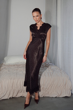 Платье в длине макси в мелкий горох