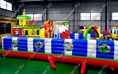 Коммерческий надувной батут "Сказочный замок", размер 11*7*5 м.