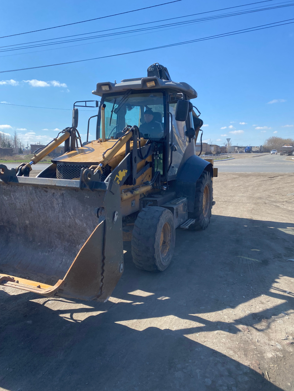 KYLOTON MR22 Фронтальный погрузчик MR22 (Дизельный, 3,6 л, 45 л.с., АТ)