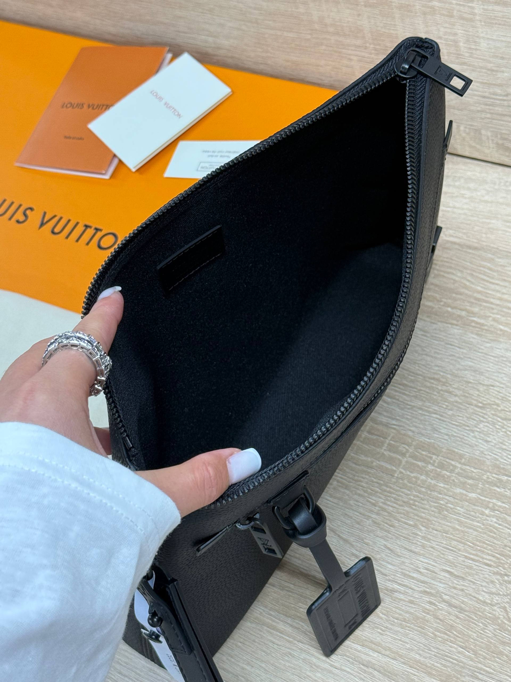 Папка Louis Vuitton