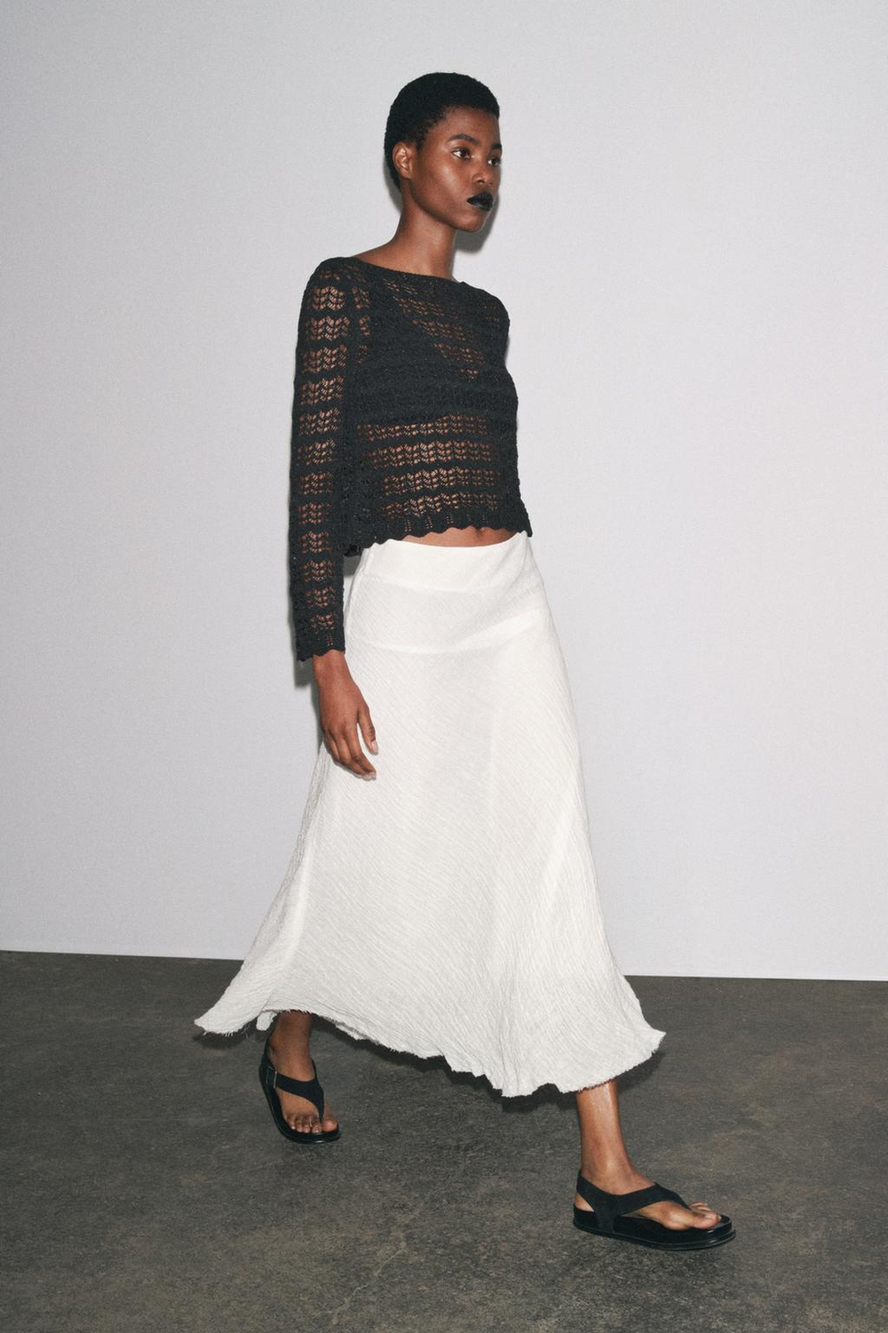 ZARA УКОРОЧЕННЫЙ СВИТЕР АЖУРНОЙ ВЯЗКИ, ЧЕРНЫЙ