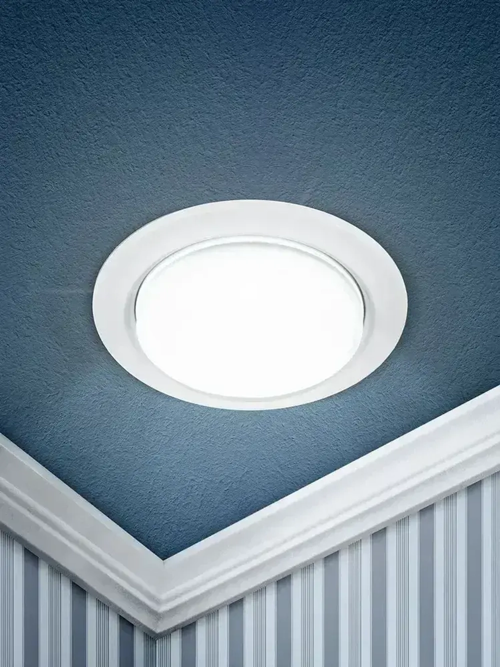 Светильник потолочный встраиваемый точечный ЭРА KL70 WH /1 декоративный на кухню, в детскую комнату, в спальню, в коридор, в прихожую / Спот потолочный Gx53 тонкий, 220V, 13W, белый