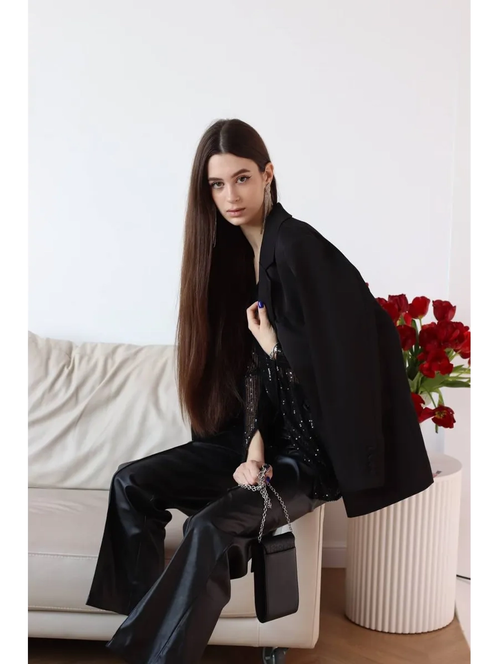 Блузка нарядная с пайетками