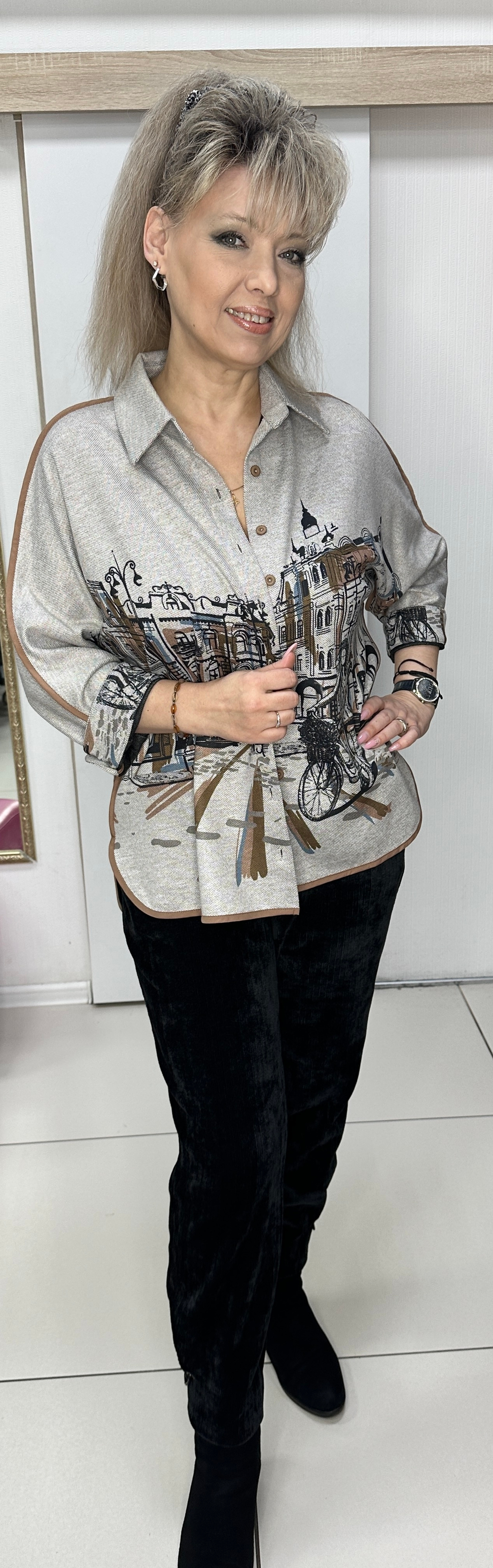 Трикотажный жакет-рубашка с изображением города