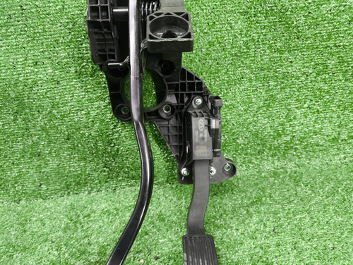 Педаль Omoda C5 (2022-н.в.)