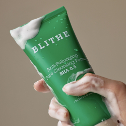 Blithe Очищающая пенка с BHA-кислотой - Blithe Anti-Polluaging Pore Cleansing Foam, 150 мл