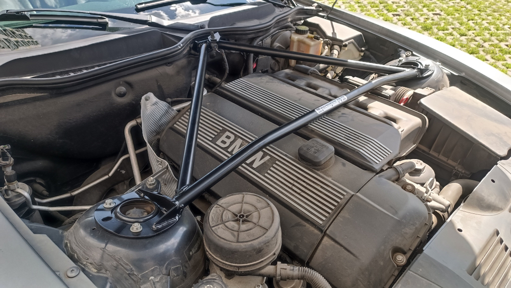 Распорка передних стоек треугольная (цельная) BMW Z4 E85, E86 ДО рестайлинг с M54 (ПОД ЗАКАЗ)
