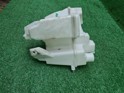 Бачок омывателя Nissan Juke 1 YF15 (2010-2019)