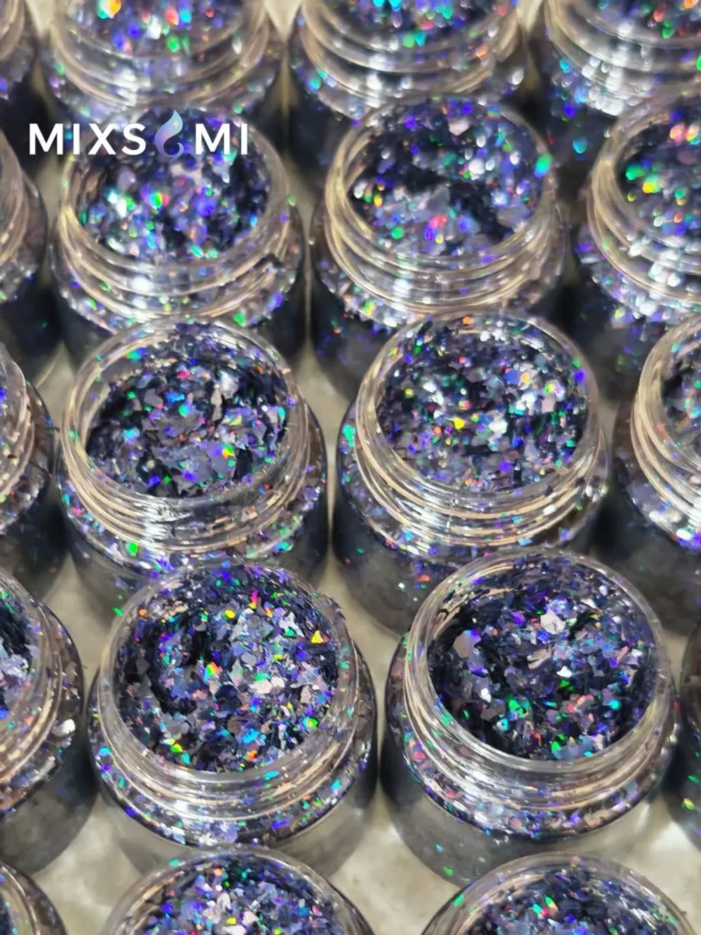 Хлопья - слюда 88807 Полуночно-чёрный голографик - для литья изделий и творчества