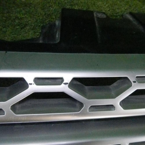 Решетка радиатора Land Rover Discovery Sport (2014-2019)
