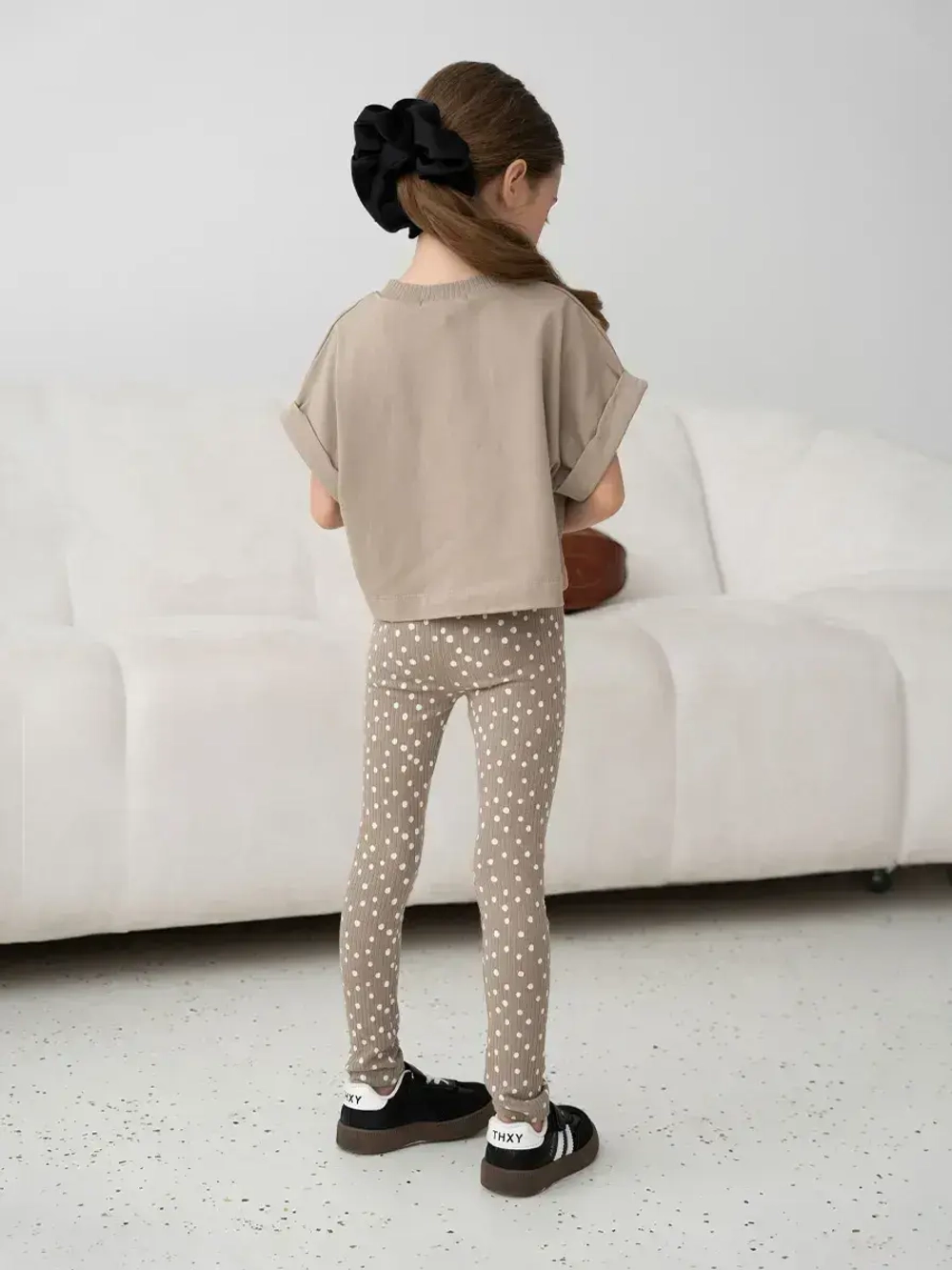 Костюм для девочки летний футболка и леггинсы