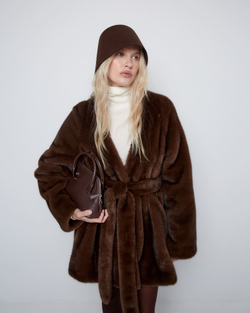 Шуба из искусственного меха норки коричневый