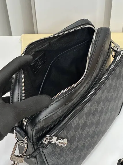 Сумка-мессенджер Louis Vuitton Trio Messenger Damier Graphite