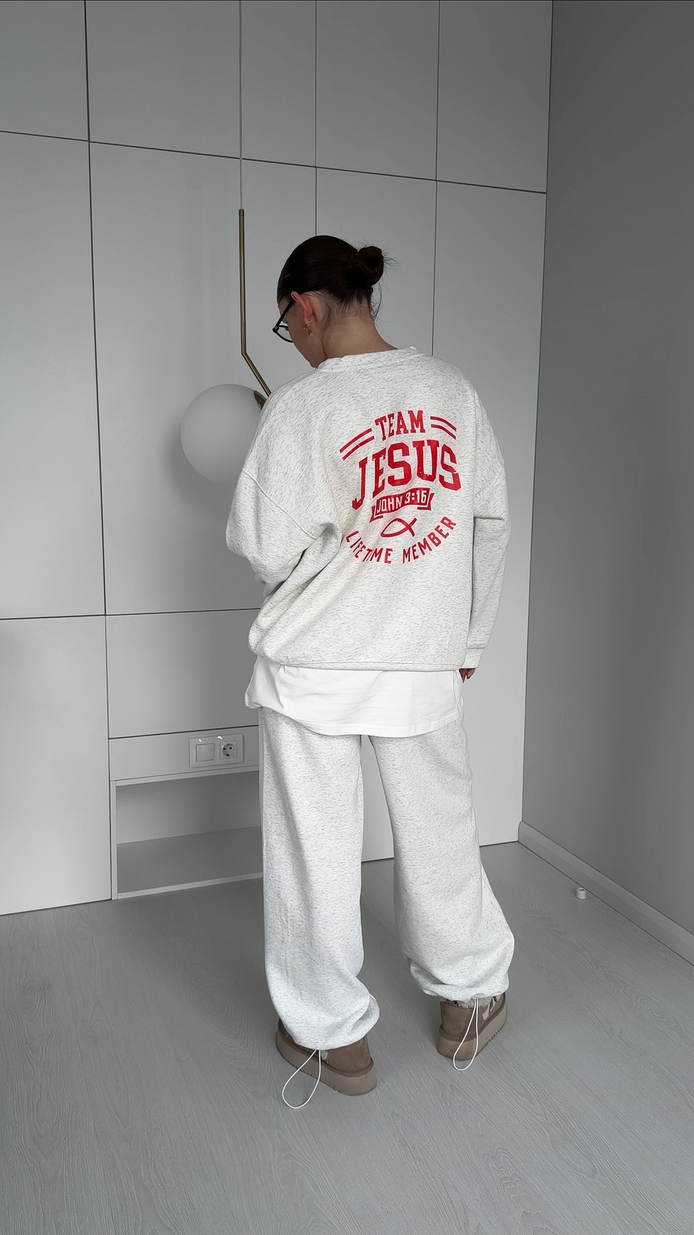 Костюм спортивный с круглым воротом