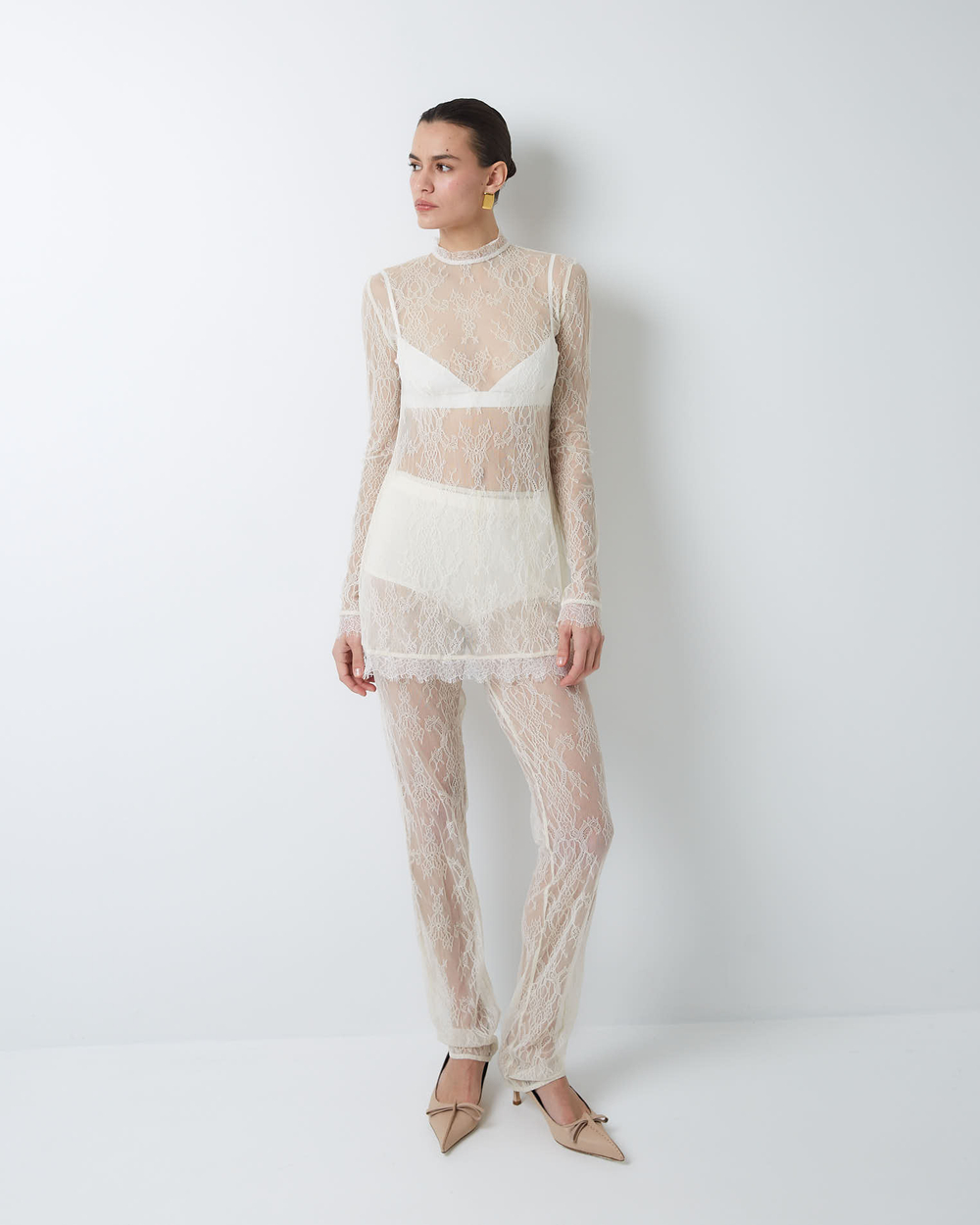 Брюки из тонкого кружева молочный