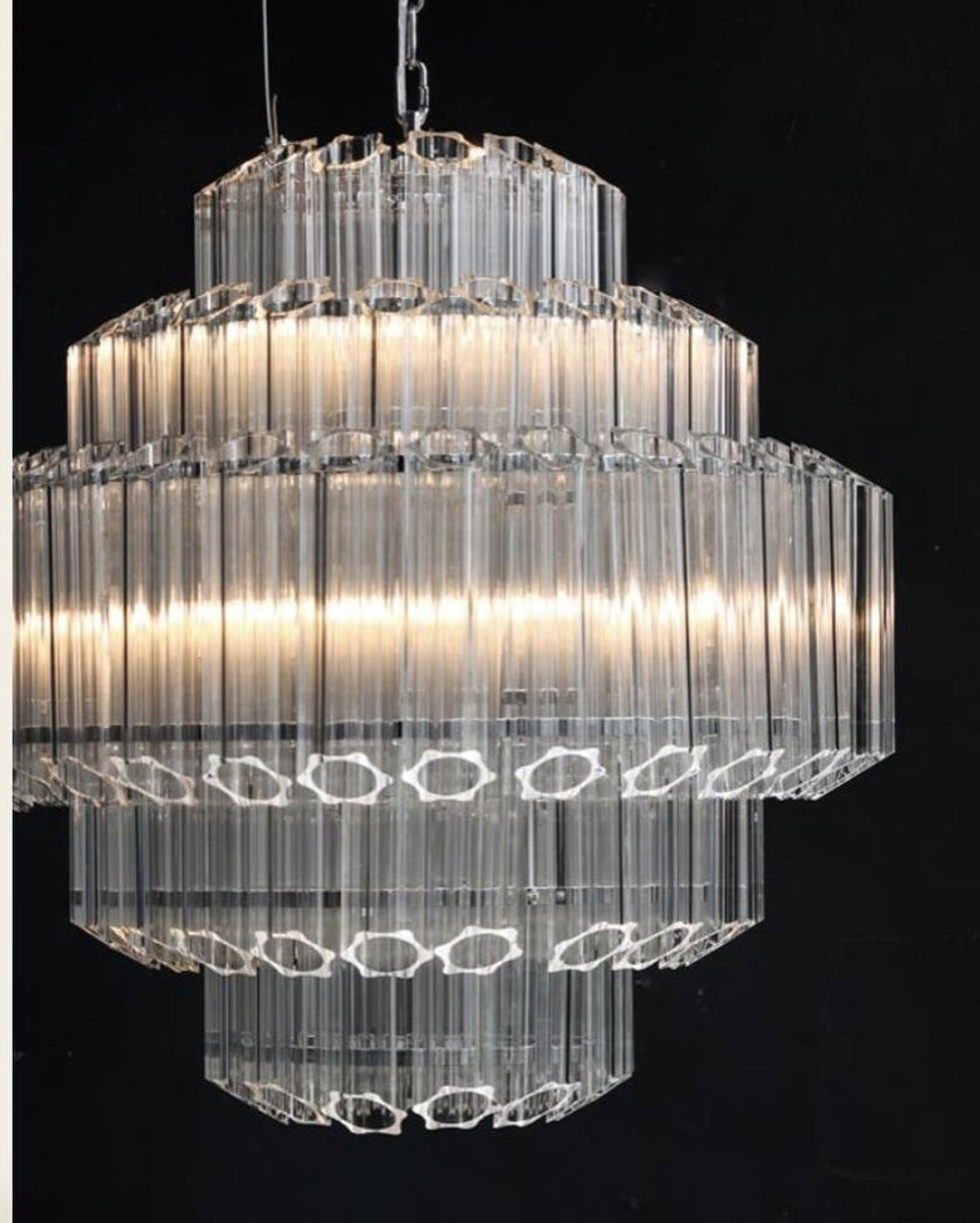 Роскошная многоярусная люстра в тёплом золотом оттенке и прозрачном ✨