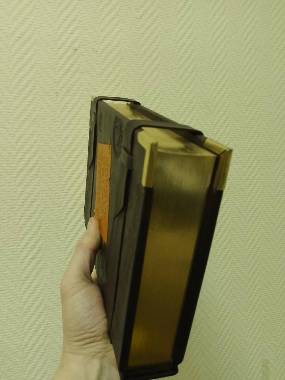 И. Ильф и Е. Петров "12 Стульев. Золотой телёнок" Книга подарочная в кожаном переплете с тиснением