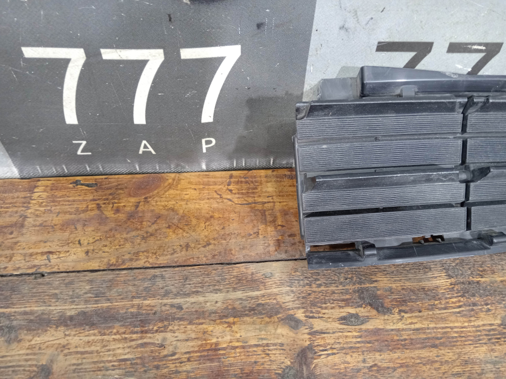 Решетка переднего бампера левая Toyota RAV4 IV (XA40) 15-19 Б/У Оригинал 5312842080