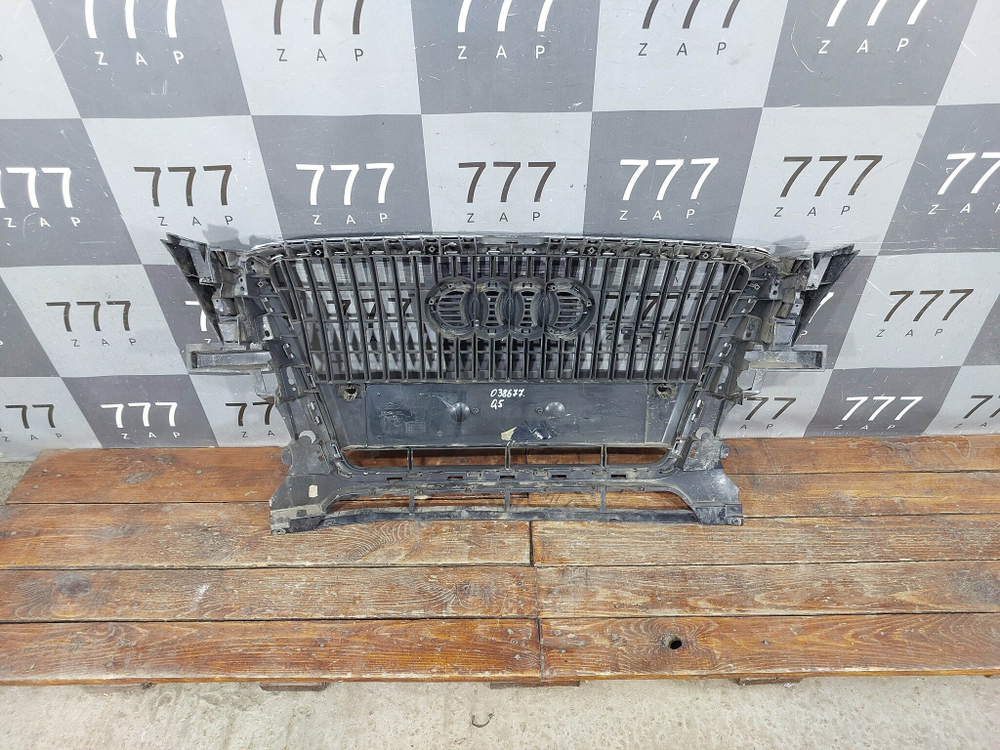 Решетка радиатора Audi Q5 (8R) 08-12 Б/У Оригинал 8R0853651BT94