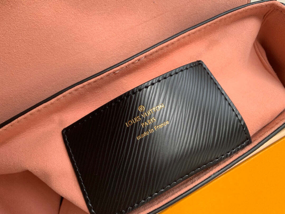 Louis Vuitton Twist MM