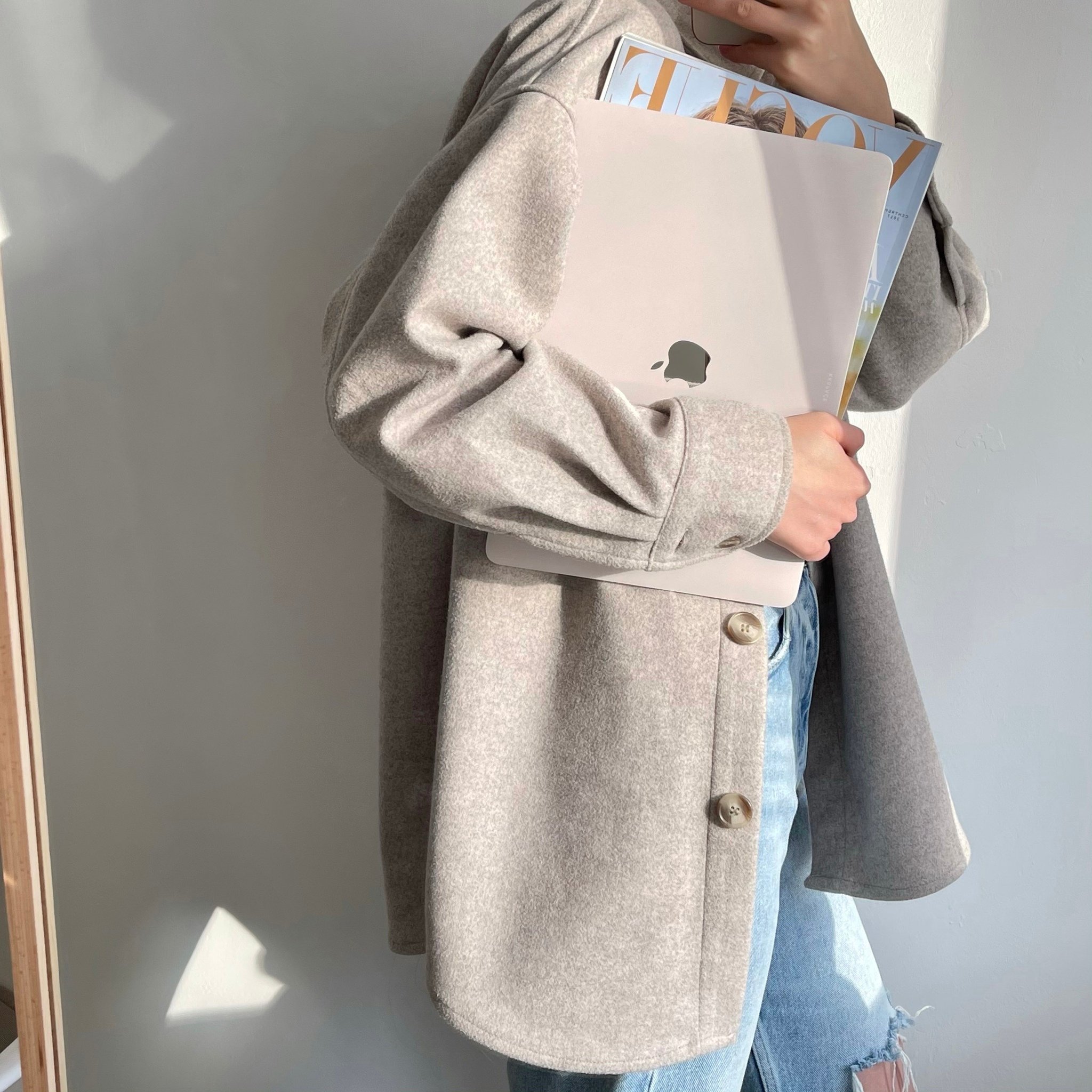 Виниловая наклейка BEIGE для MacBook