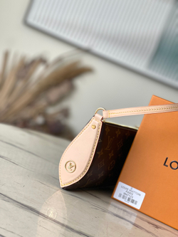 Louis Vuitton Pochette Tirette