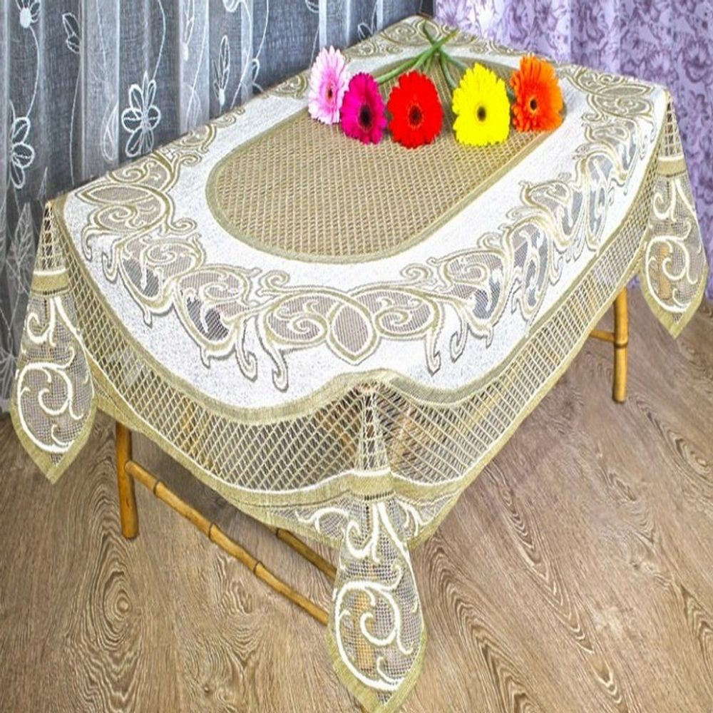 Скатерть жаккардовая прямоугольная, цвет кремово-золотистый, Польша.