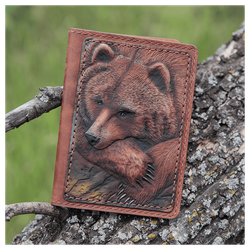 Кожаная обложка на паспорт «Медведь»