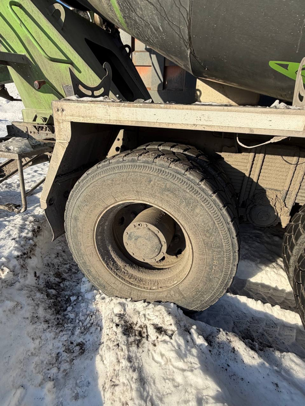Shacman (Shaanxi) SX* 6x4 Автобетоносмеситель SX5258GJB6R384 (Дизельный, 9,7 л, 329 л.с., МТ)